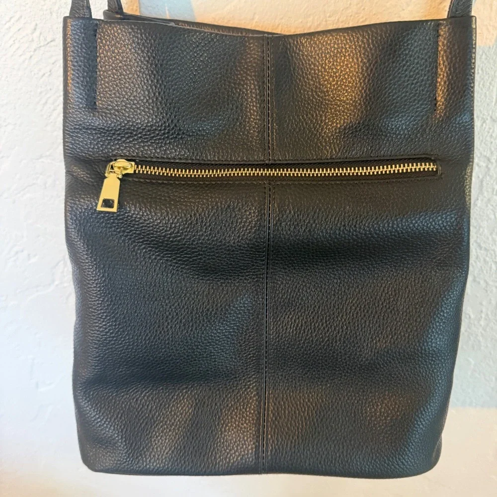 Kattee Black Pebbled Leather Crossbody Bag Gold Hardware Zip Pocket Shoulder